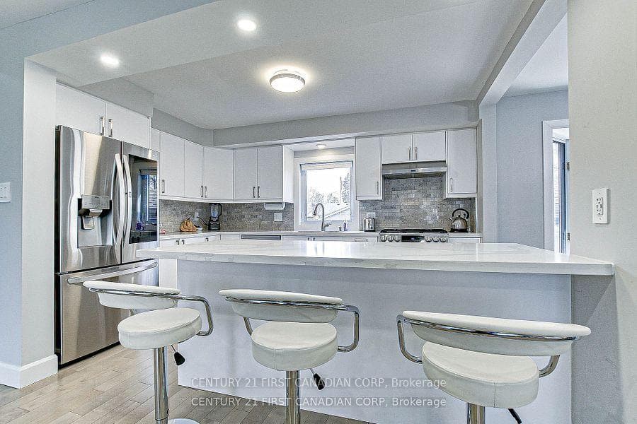 1473 Glengarry Avenue photo 10