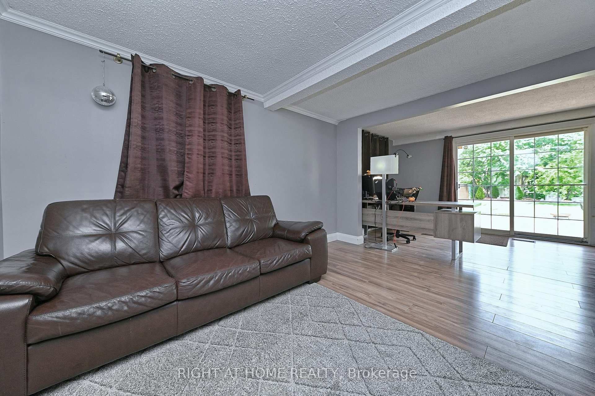 446 Geneva Street photo 38