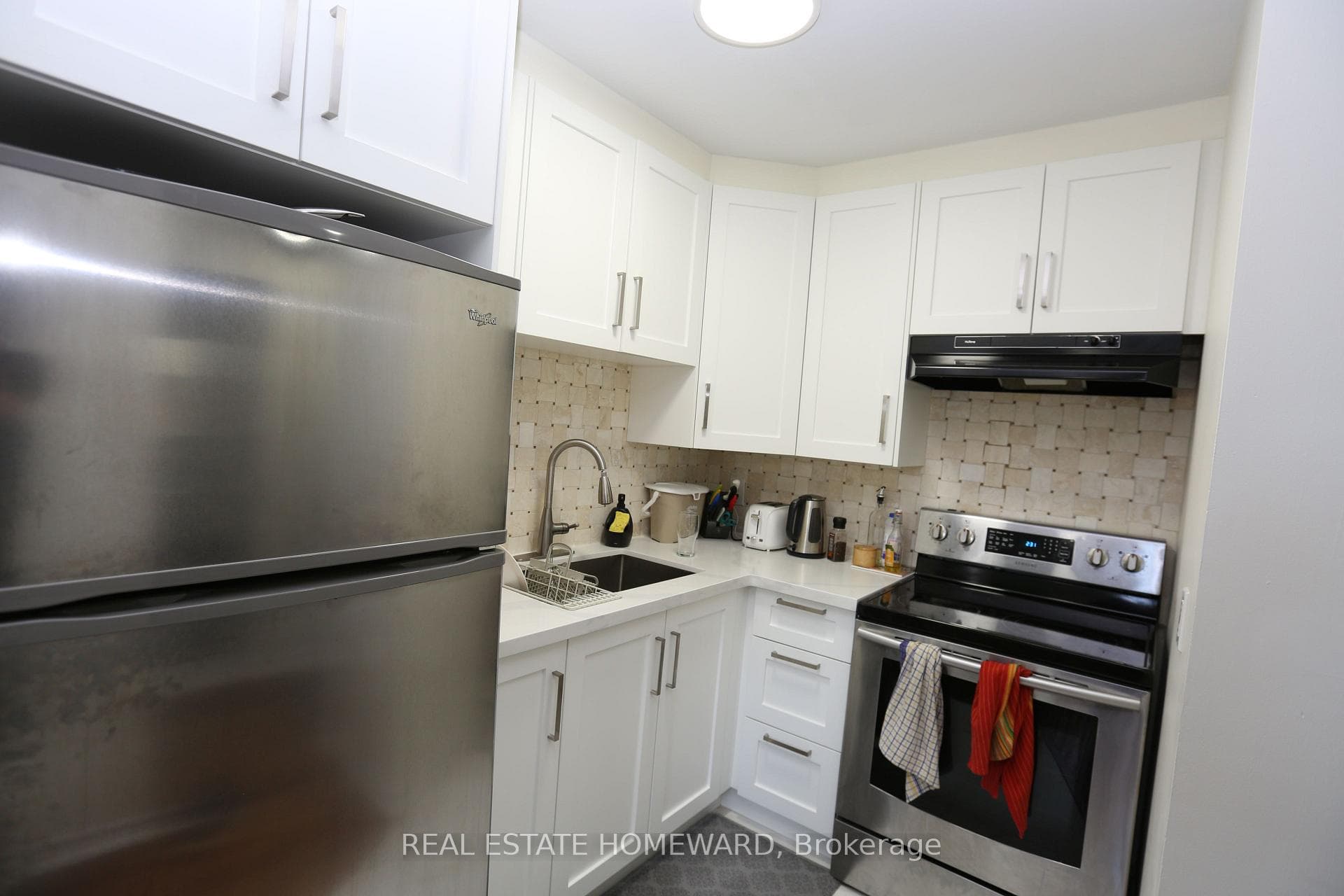 150 Beverley Street Unit 2H photo 4