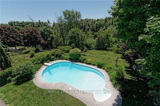 52 Prince Edward Boulevard photo 42