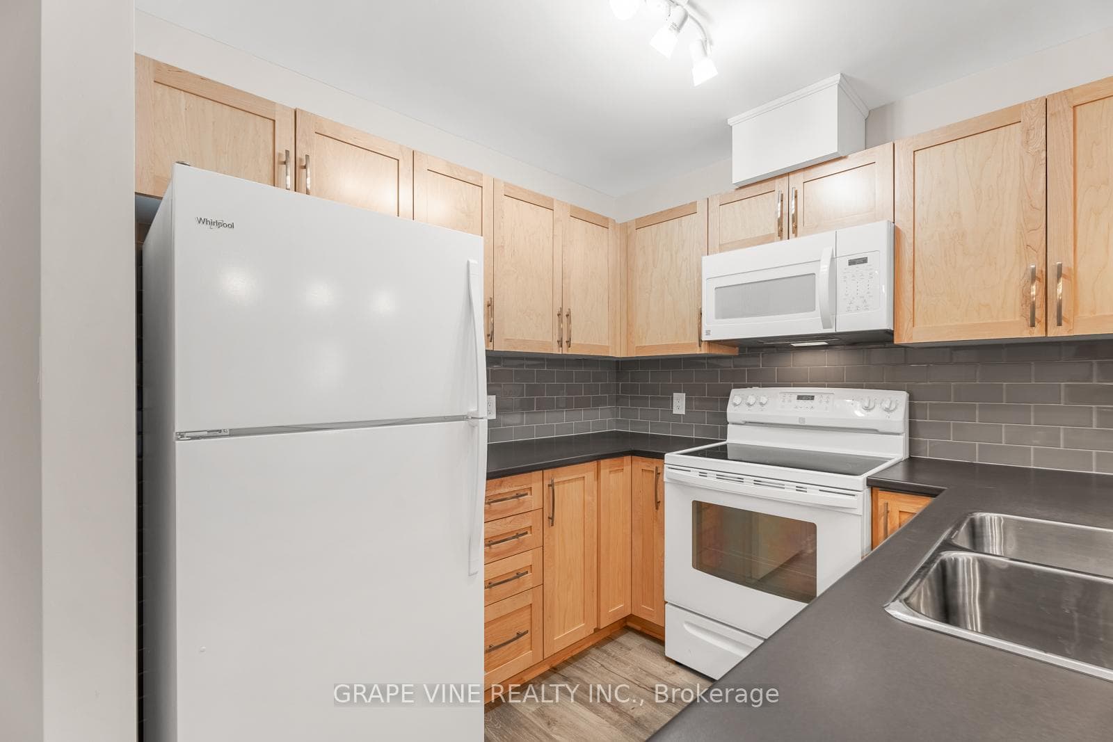 141 POTTS Private N/A Unit 307 photo 10