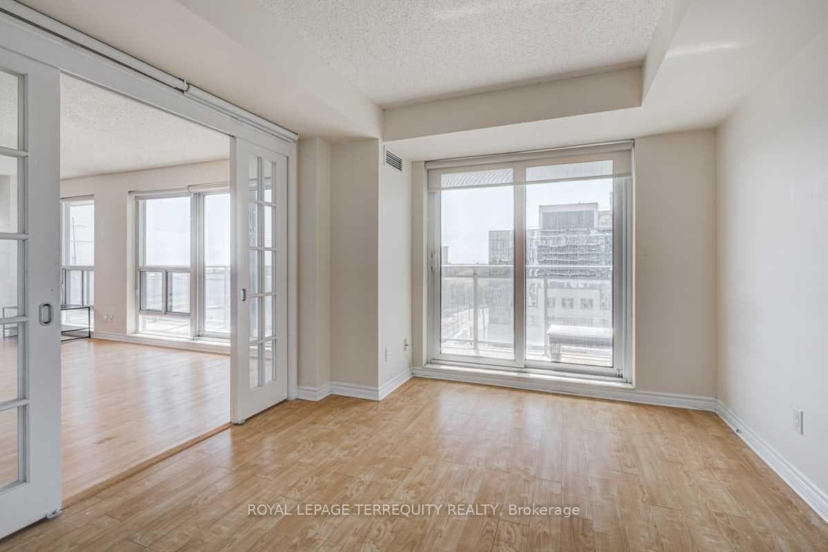 410 Queens Quay Unit 716 photo 9