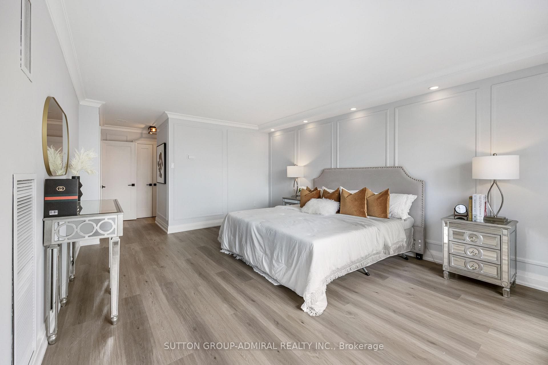 131 Beecroft Road Unit 409 photo 14