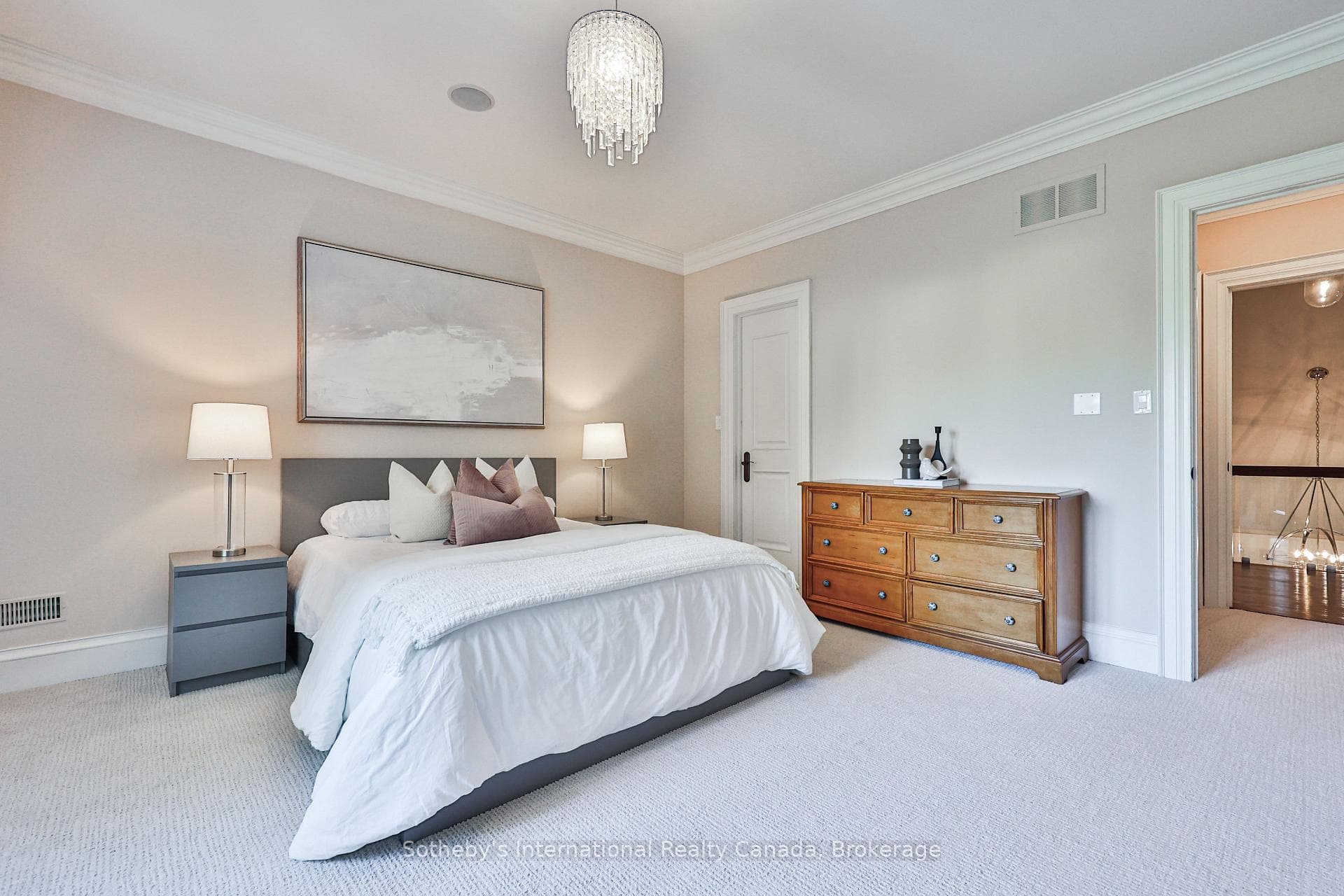 1051 Pinewood Avenue photo 31