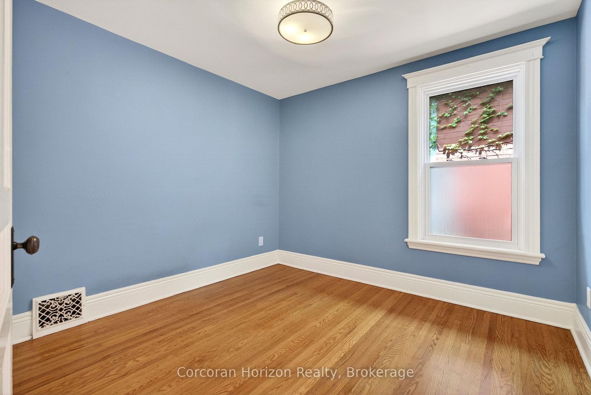 520 John Street photo 31