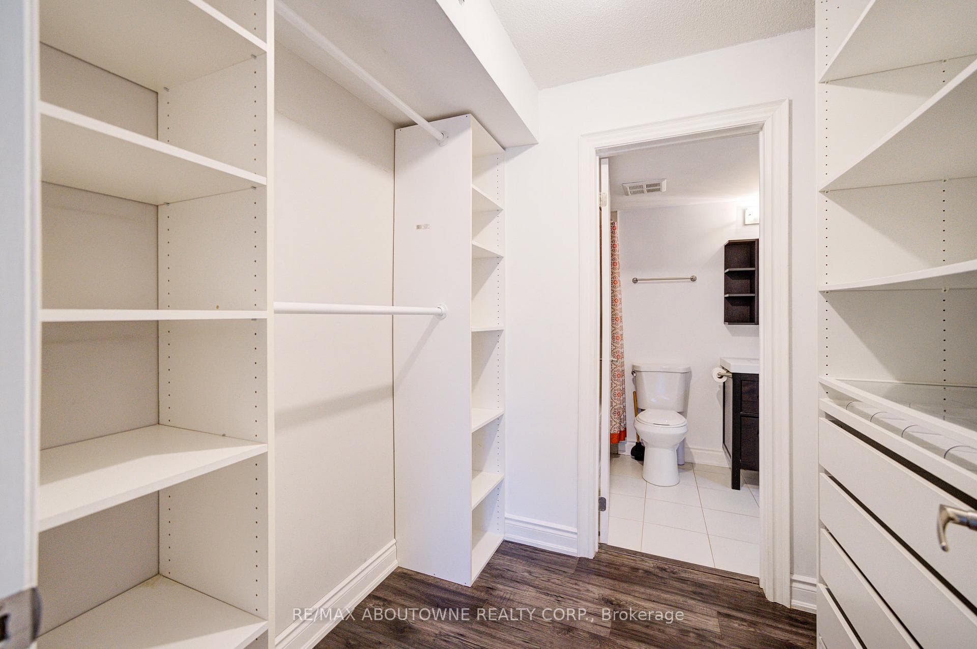 1514 Pilgrims Way Unit 521 photo 35