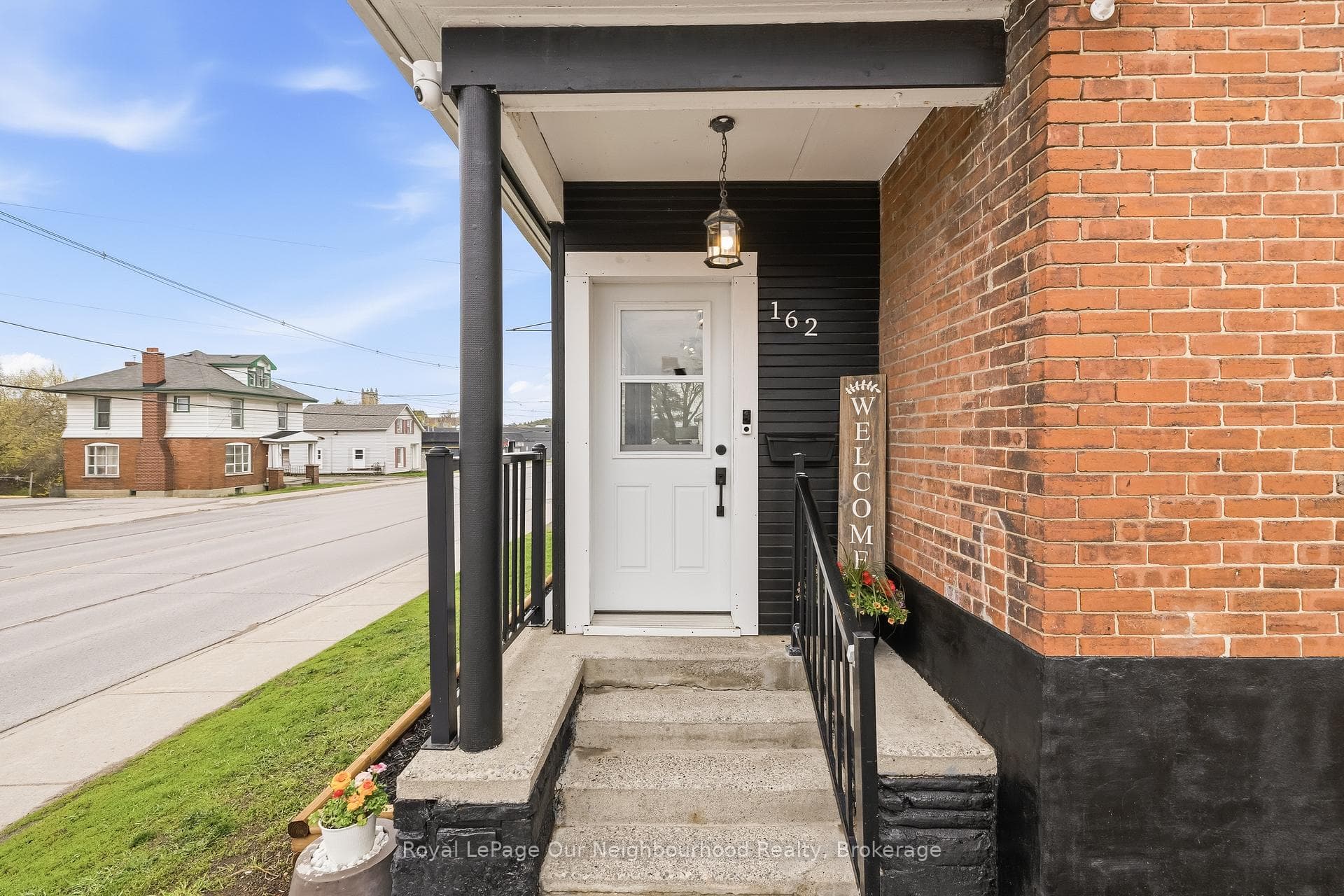 162 Dundas Street photo 3
