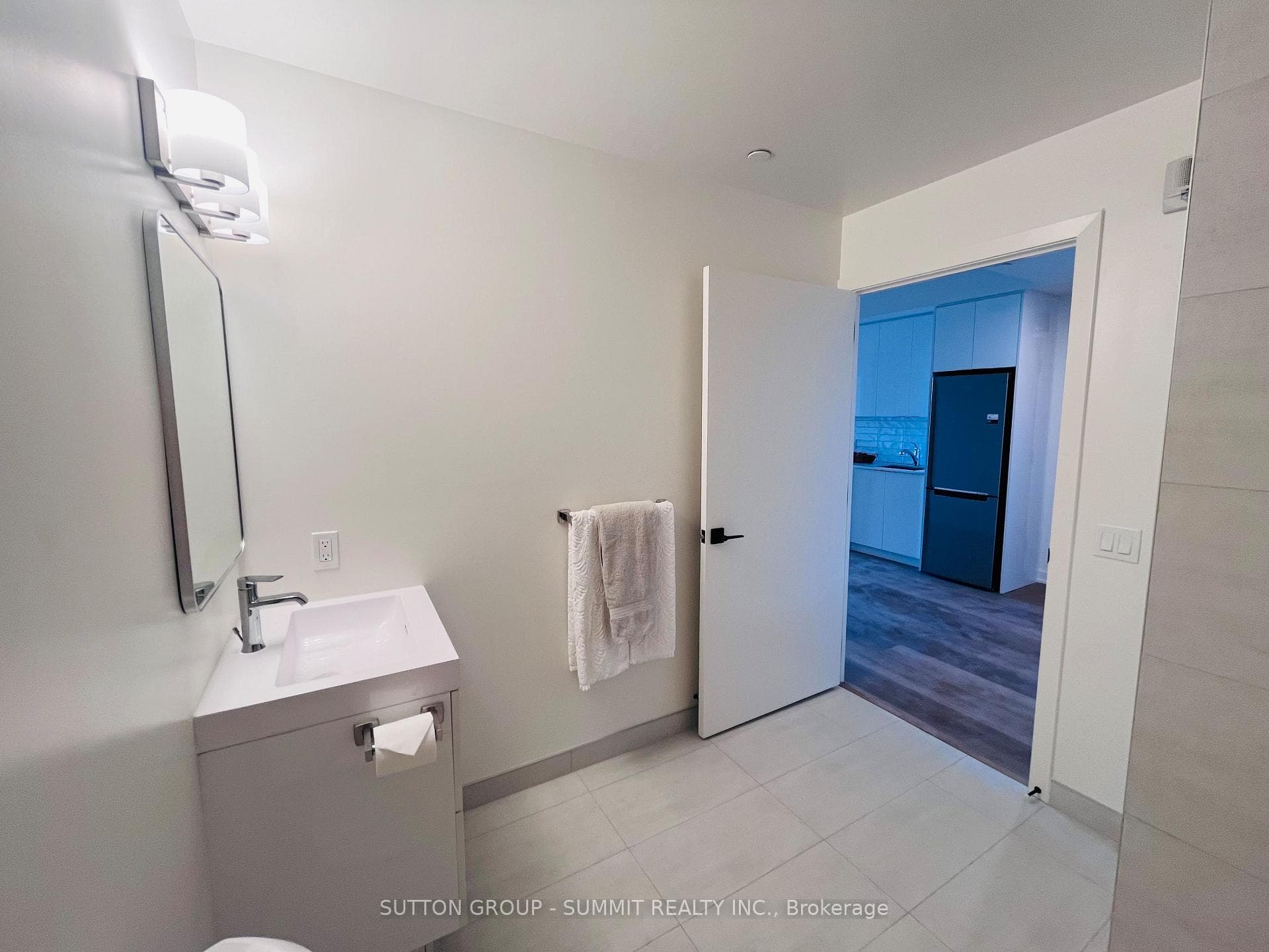 33 ERIE Avenue Unit 402 photo 27