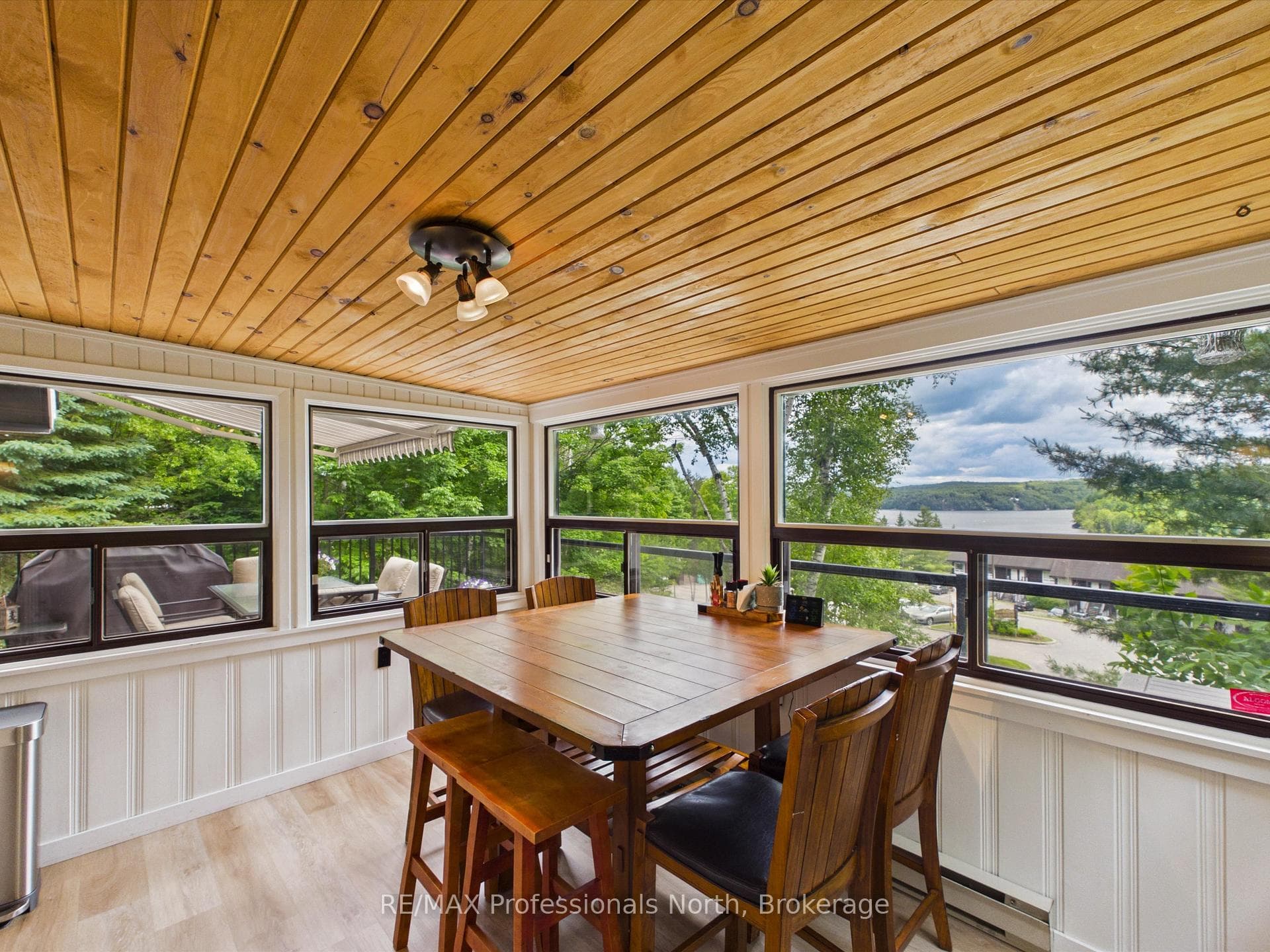 1760 Valley Road photo 10