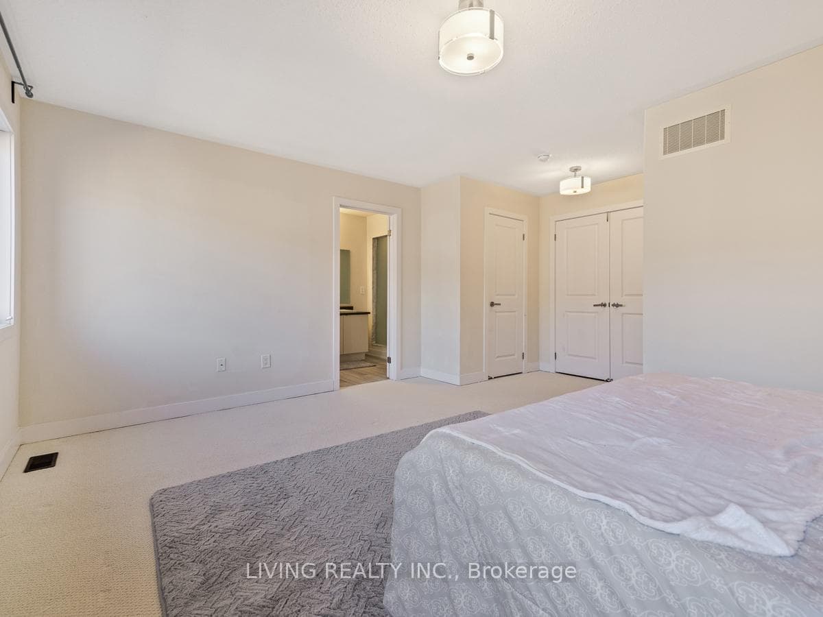 41 Helliwell Crescent photo 8