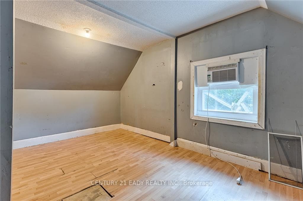 131 PATRICK Avenue photo 22