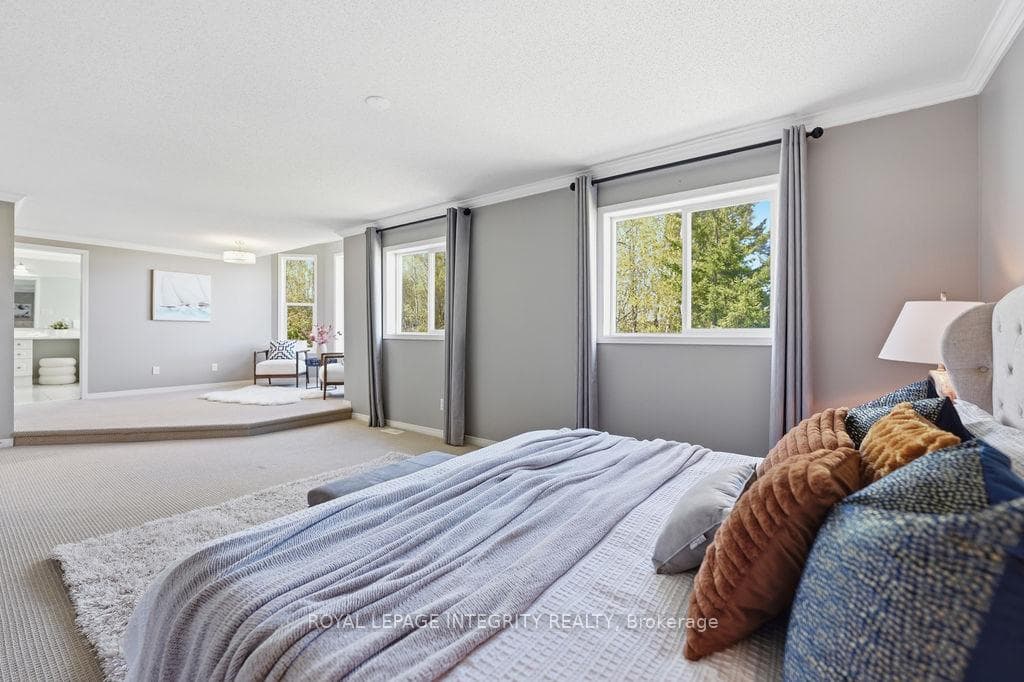 185 INSMILL Crescent photo 35