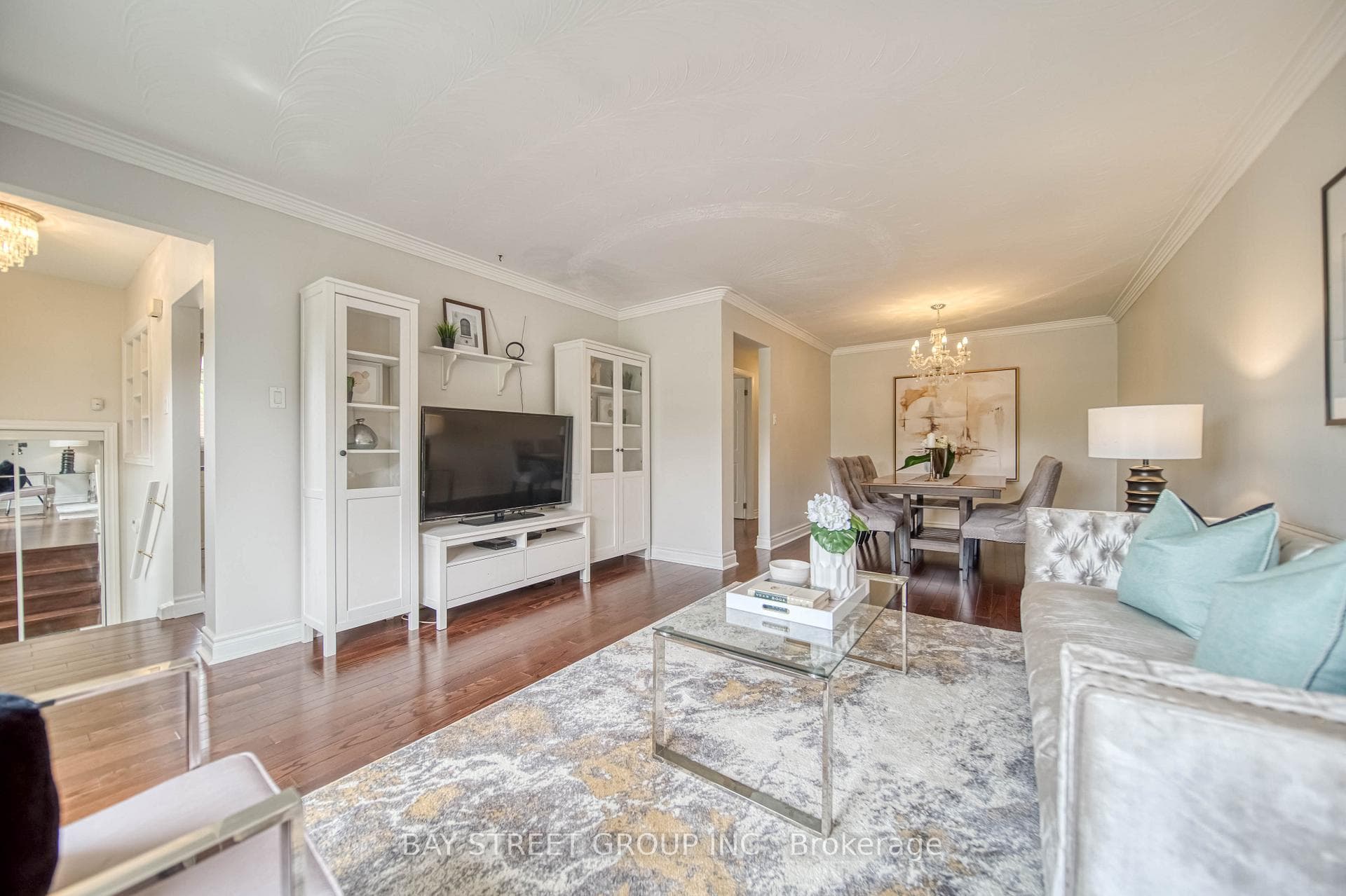 101 Pineway Boulevard photo 3
