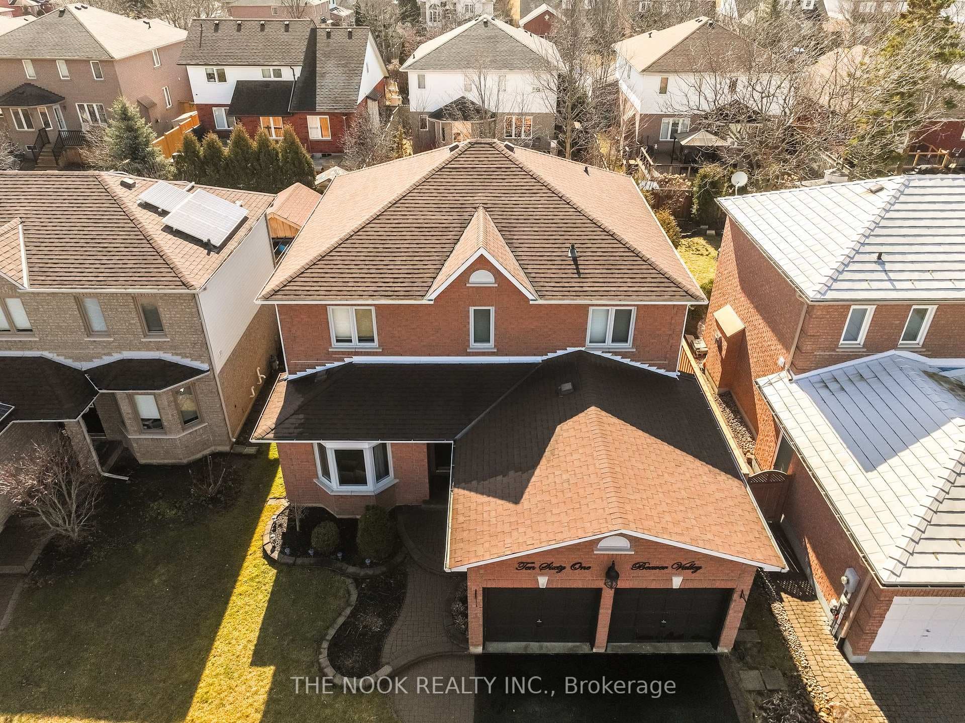 1061 Beaver Valley Crescent photo 2