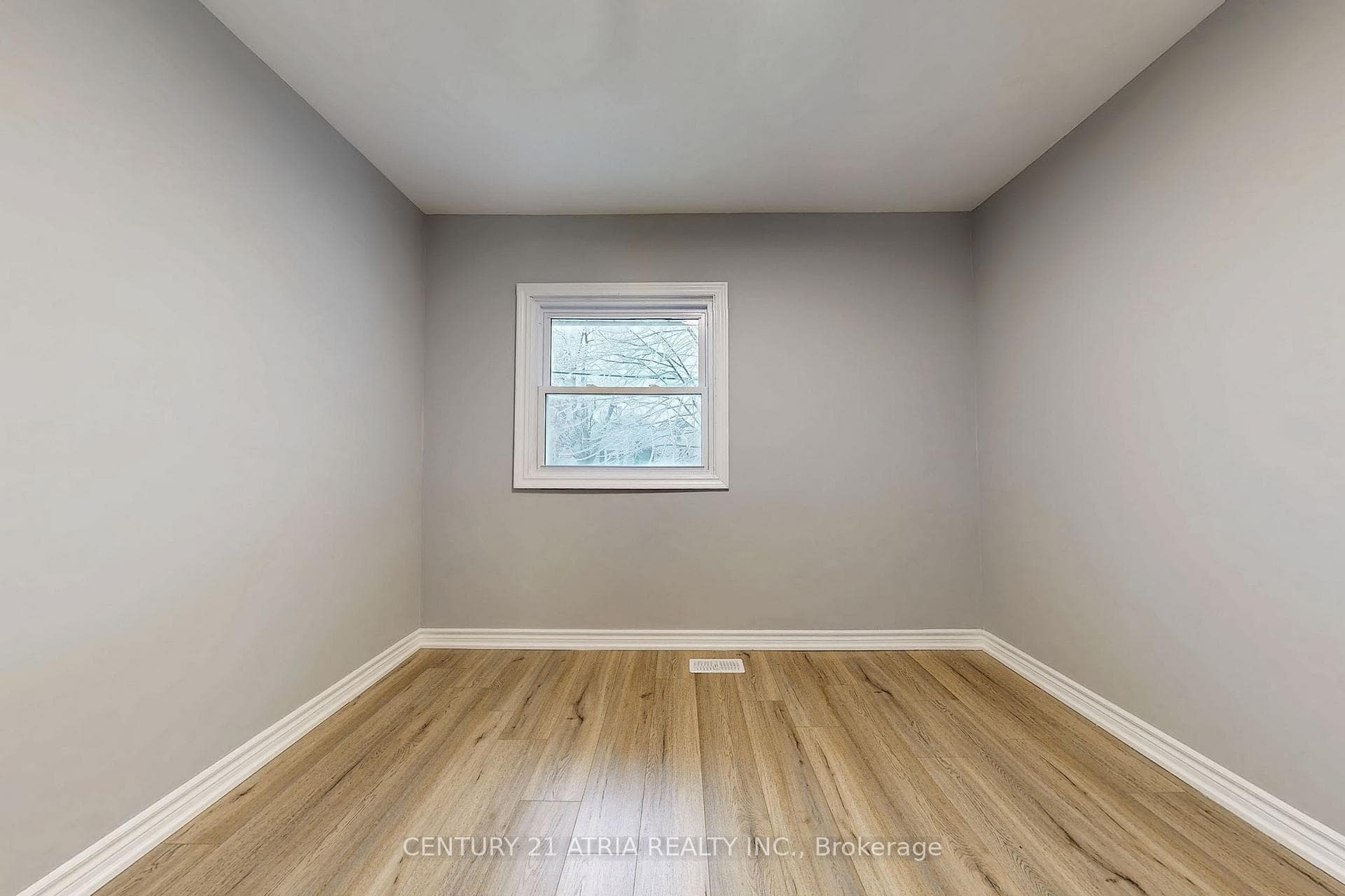 737 Lock Street photo 17