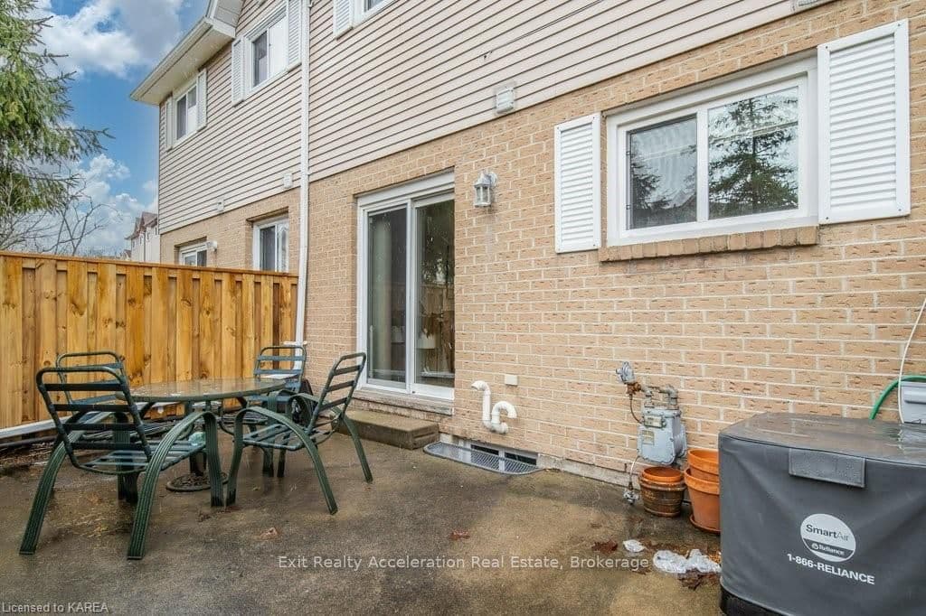 841 DATZELL Lane photo 31
