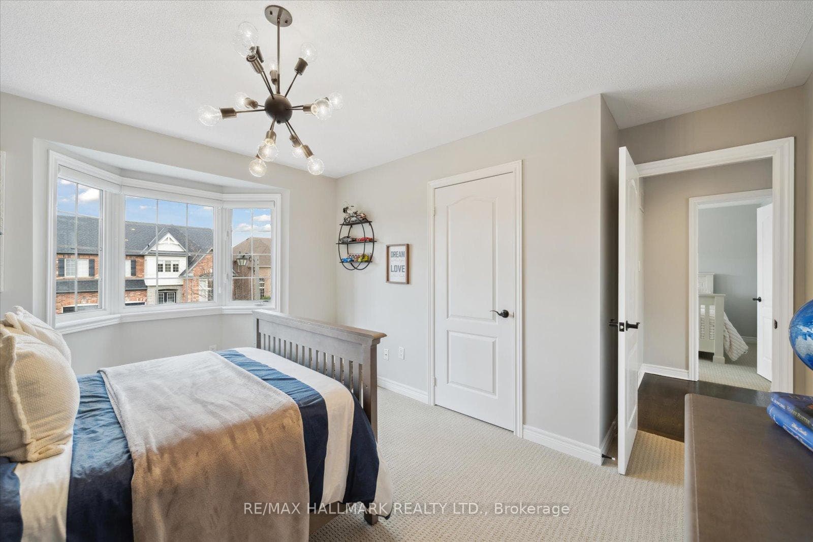 32 Maplebank Crescent photo 25
