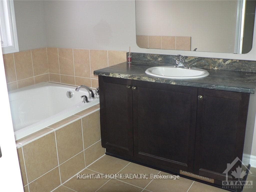 476 Foxhall Way photo 10