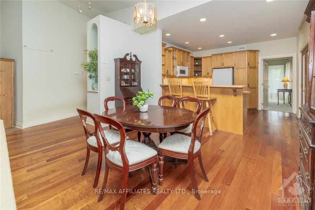 760 MCLAREN Road photo 5