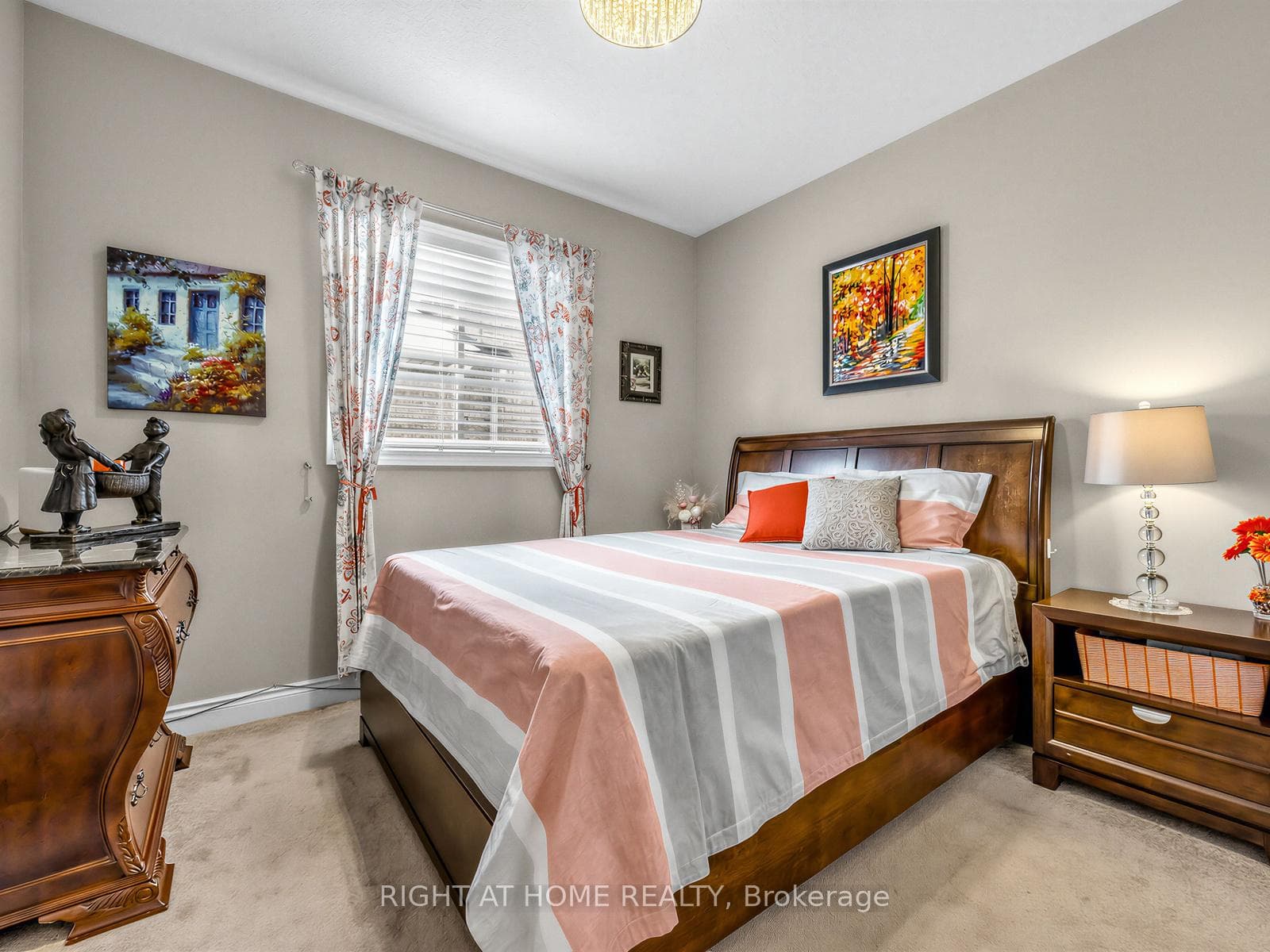 826 Booth Avenue photo 26