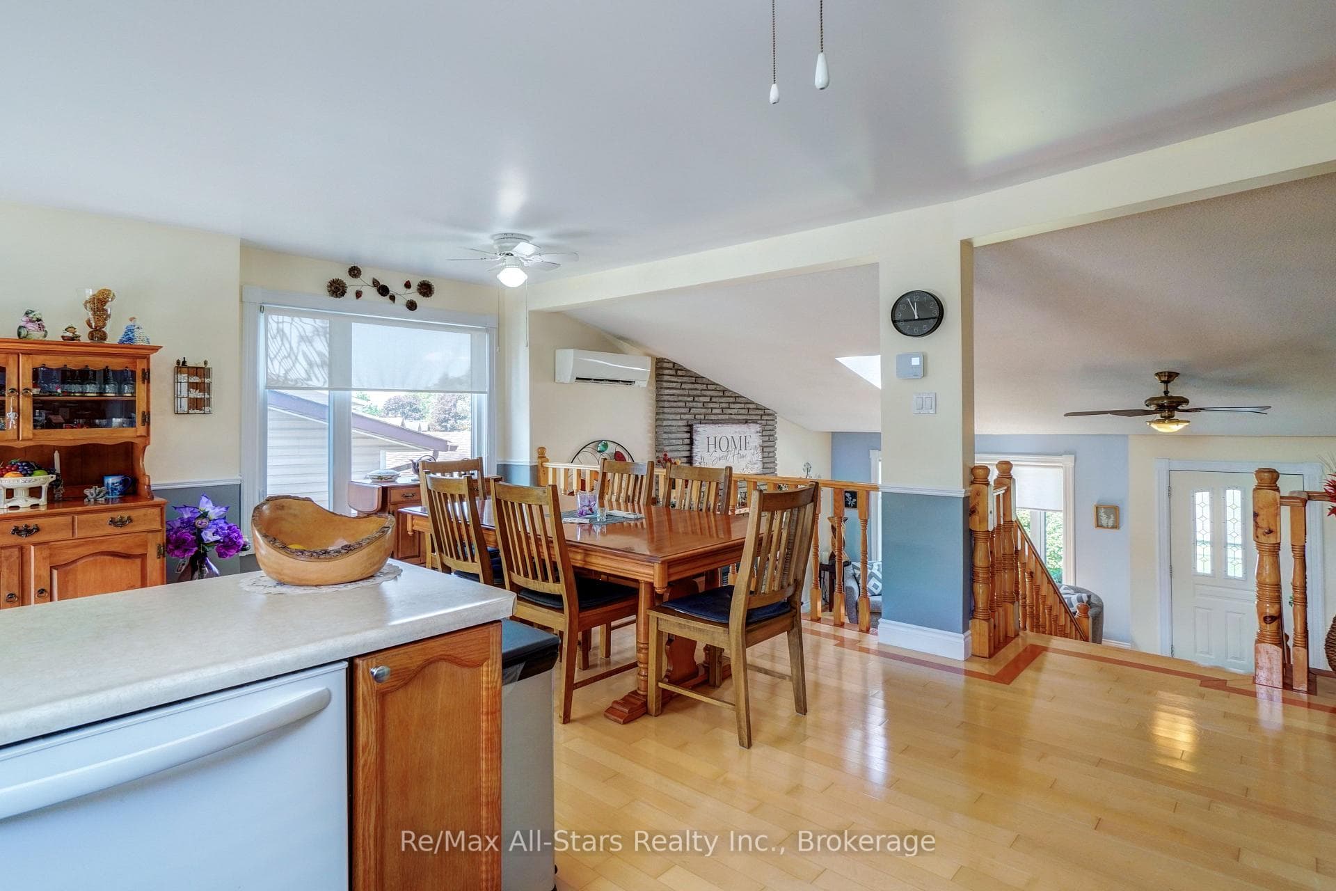 16 Cedartree Lane photo 7