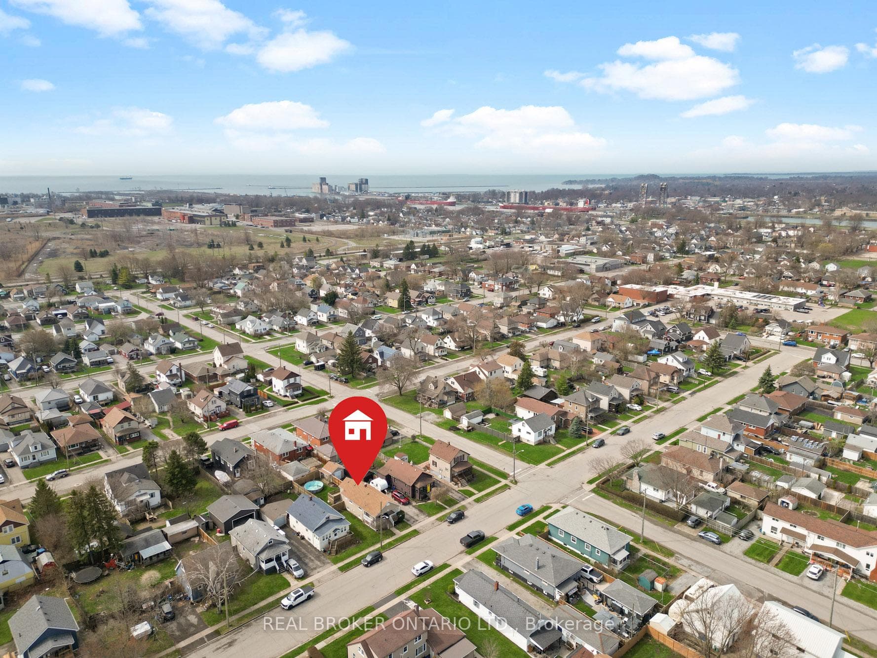 65 Christmas Street photo 41