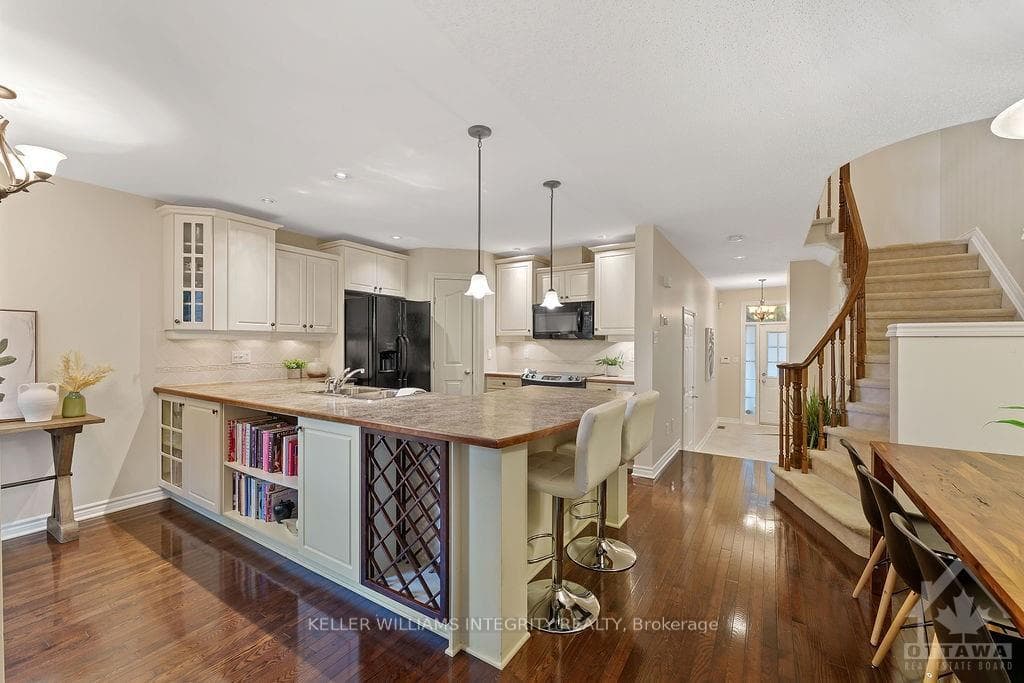221 SADDLESMITH Circle photo 6