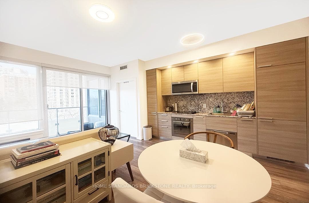 75 Canterbury Place Unit 615 photo 2