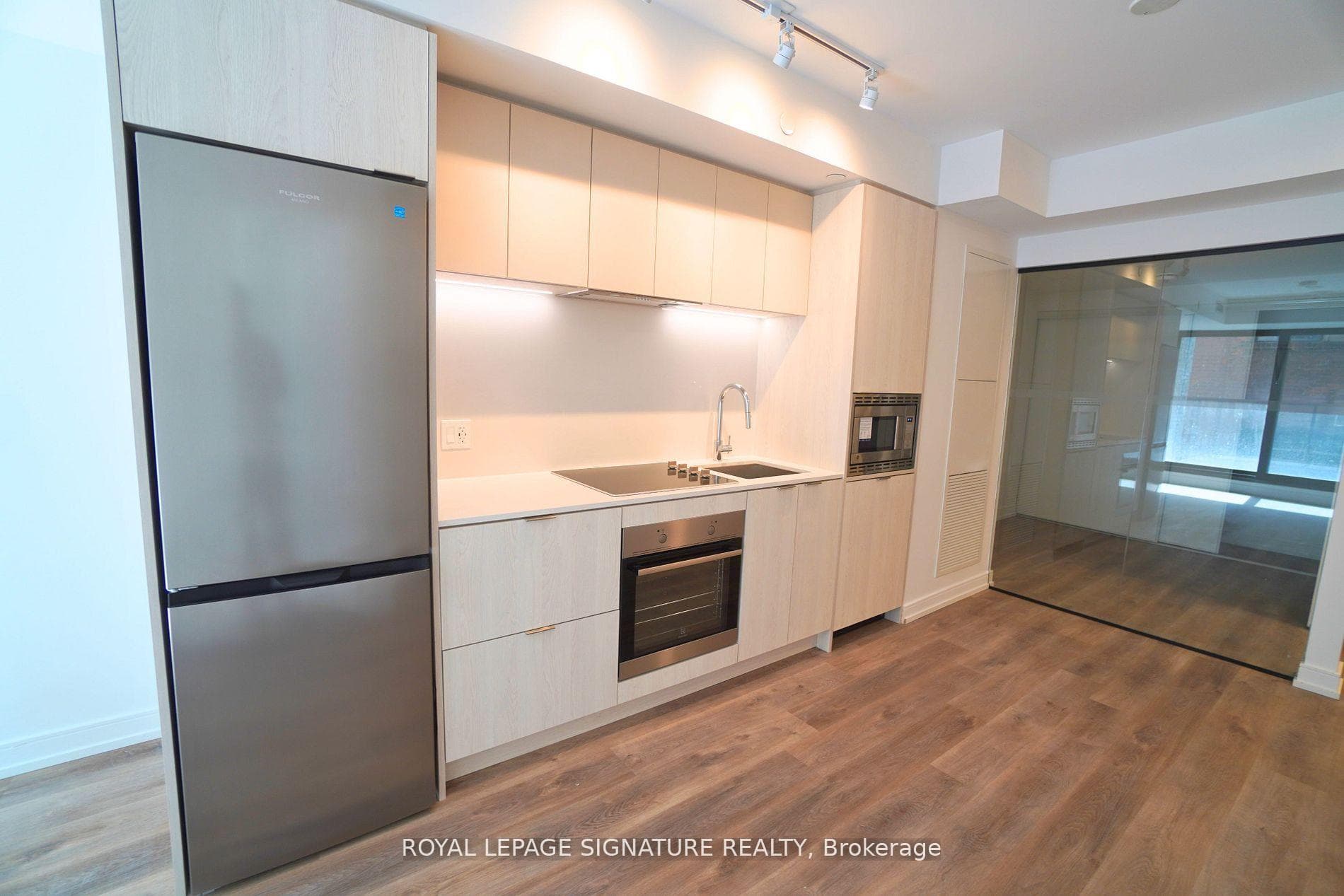 1 Jarvis Street Unit 310 photo 6