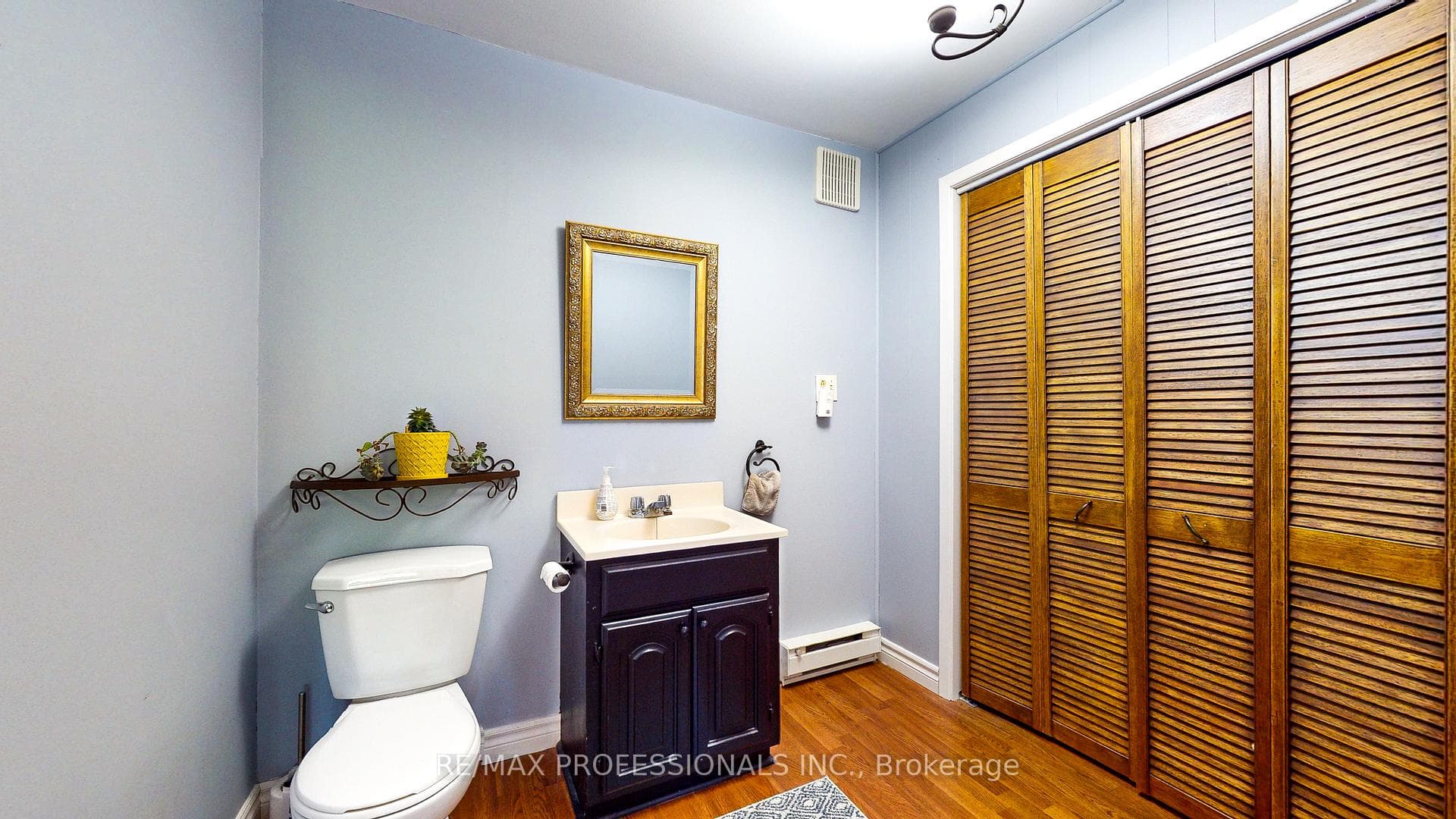 98 Laurie Crescent photo 15