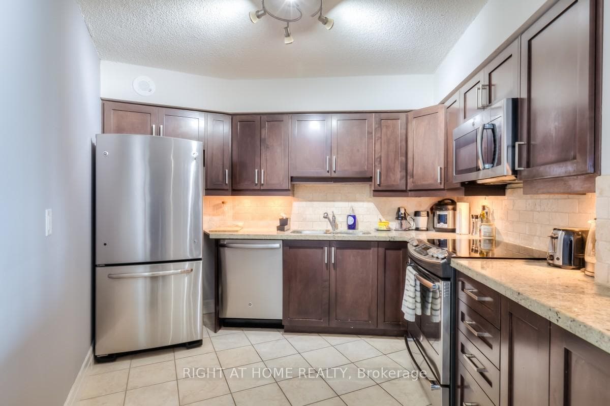 270 Queens Quay Unit 3108 photo 12