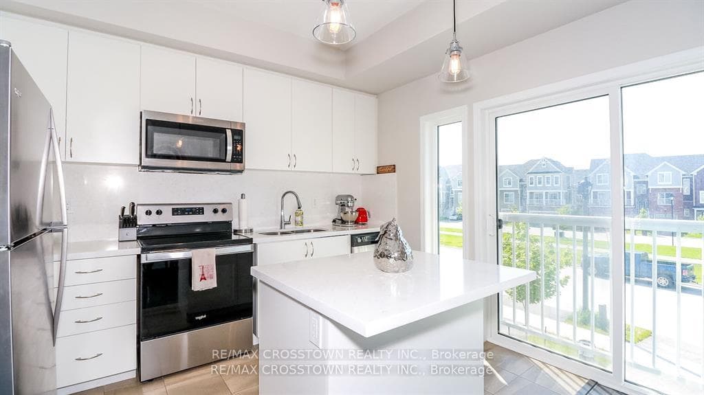 11 Shelburne Avenue photo 8