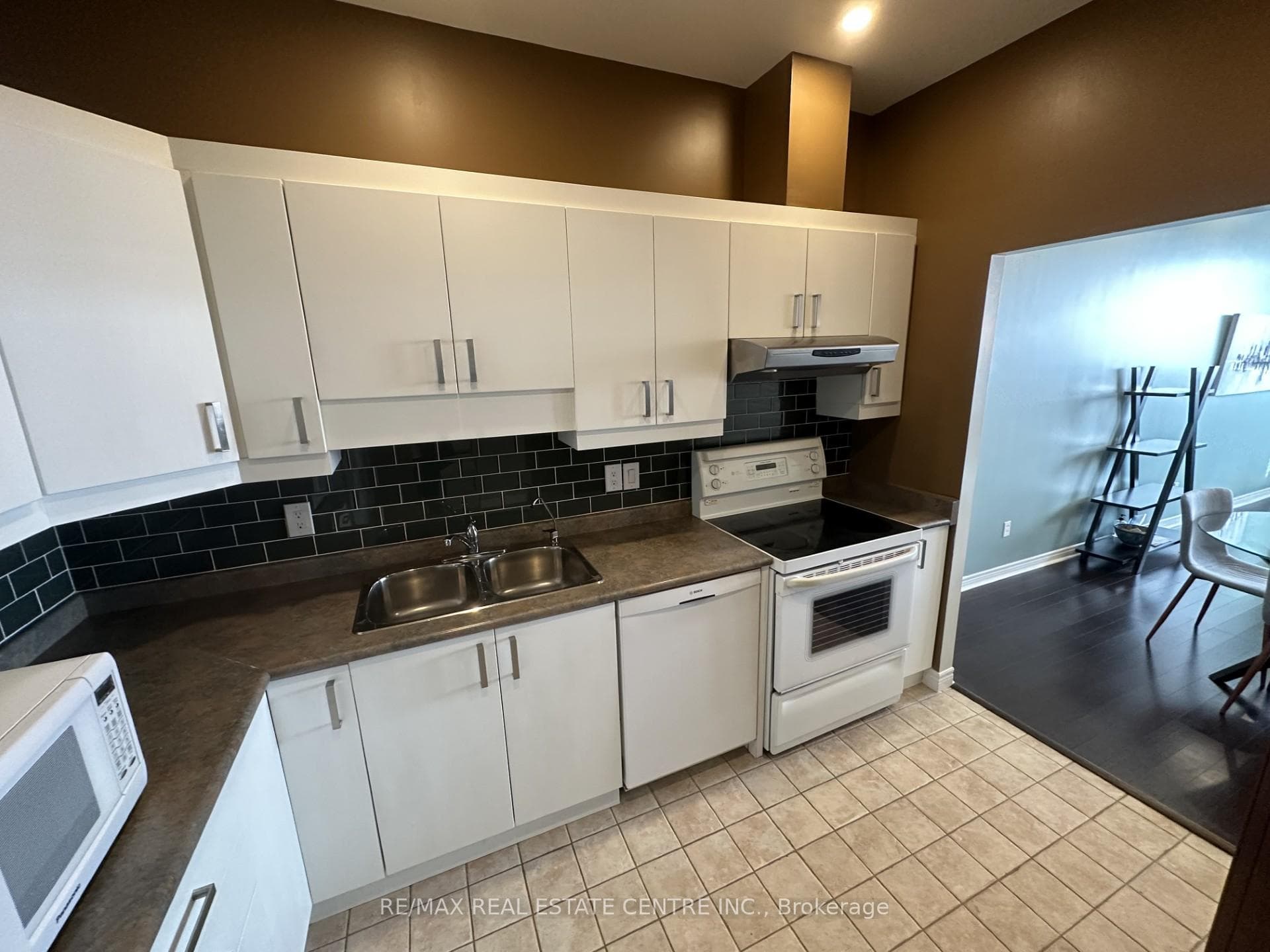5 OGILVIE Street Unit 506 photo 6