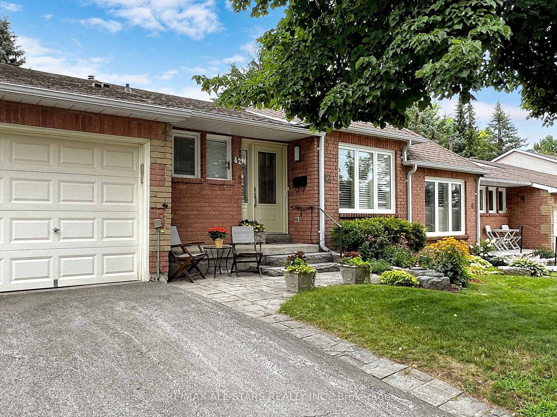 42 Adams Court photo 3