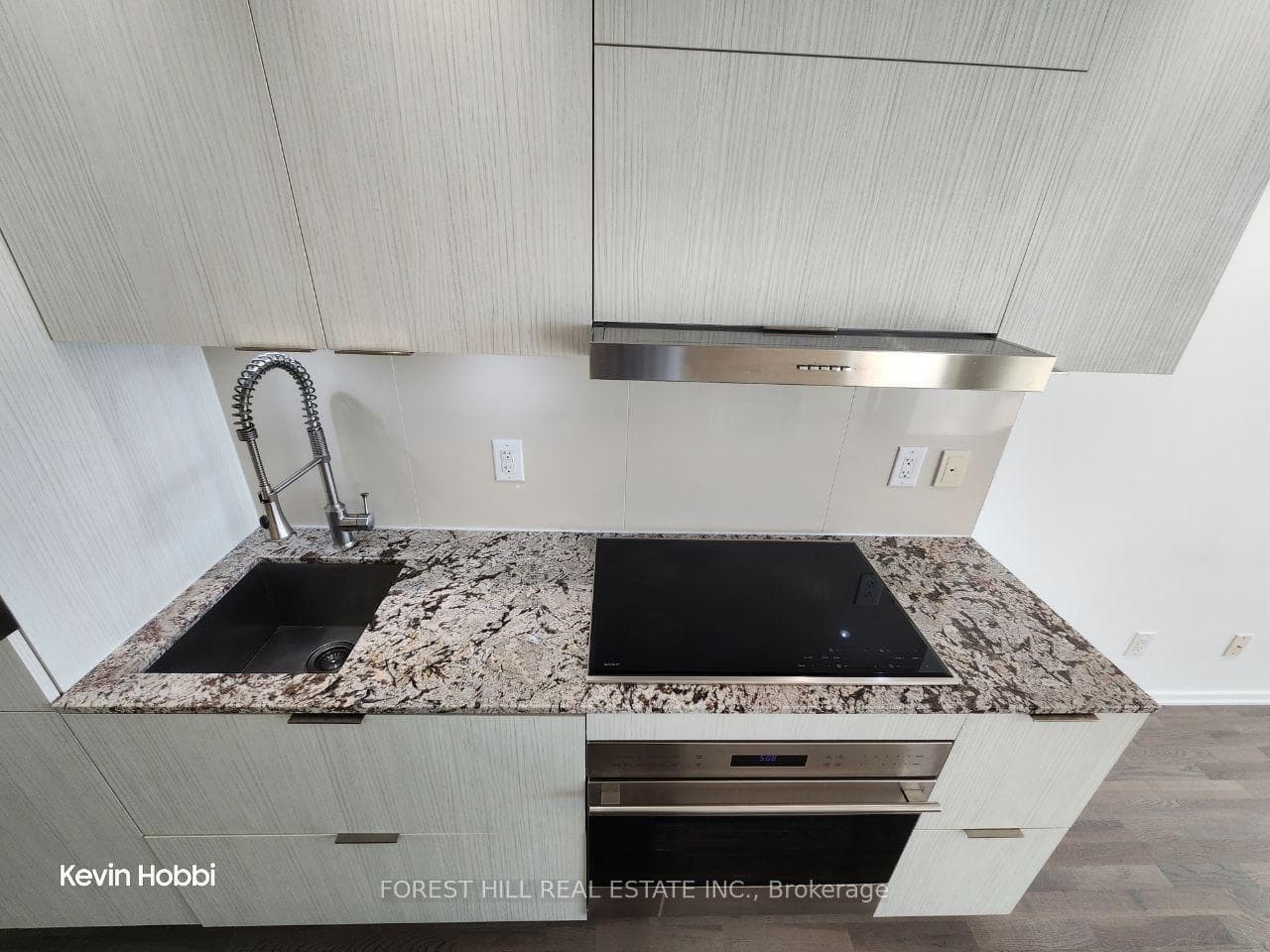 1 Bloor Street Unit 5210 photo 7