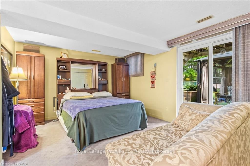 946 OLD COLONY Road photo 17
