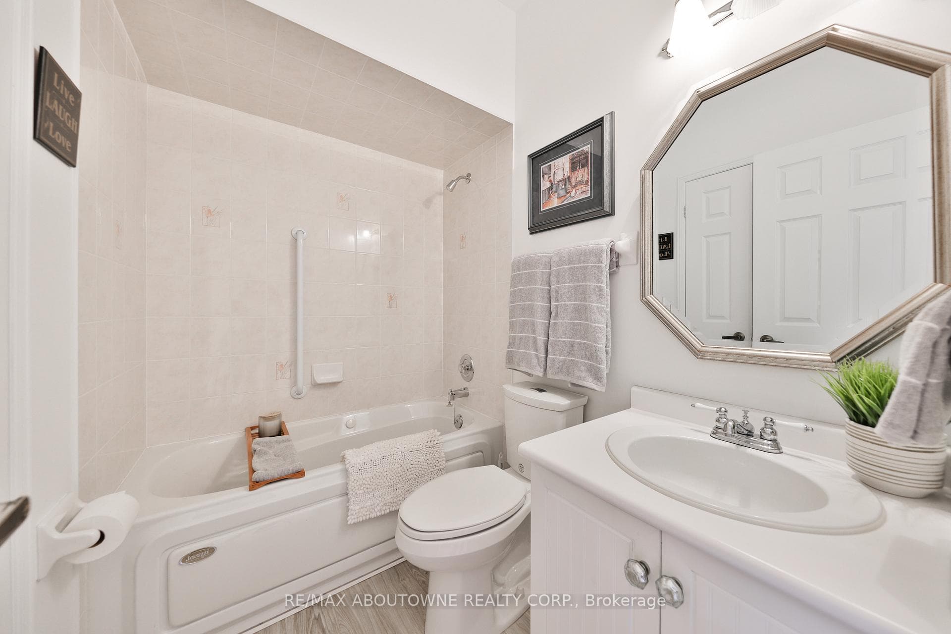 1010 Cristina Court Unit 11 photo 5