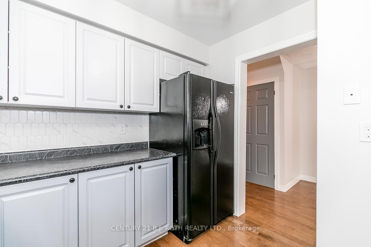430 Mapleview Drive Unit 18 photo 16