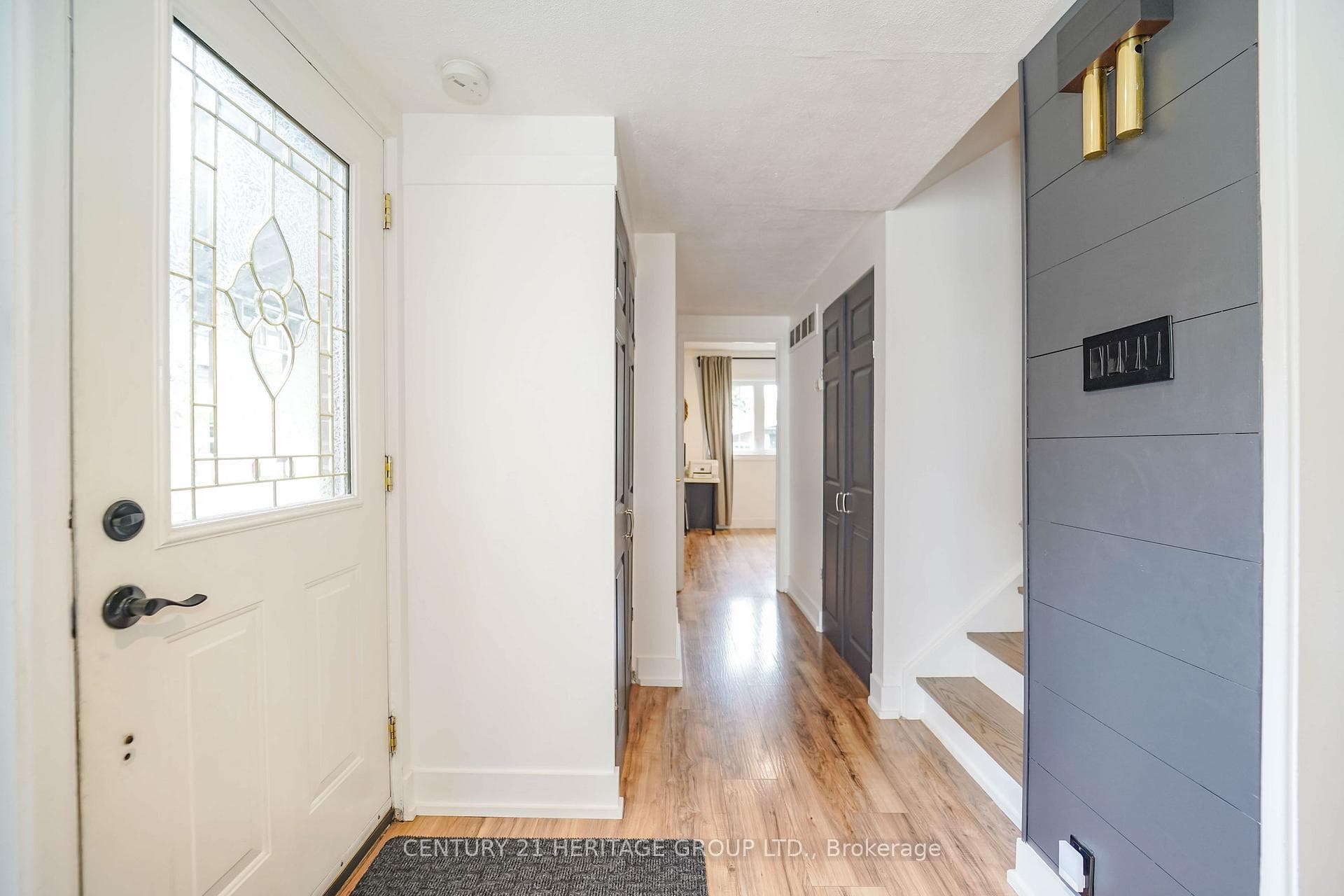 8 Dogwood Crescent photo 5