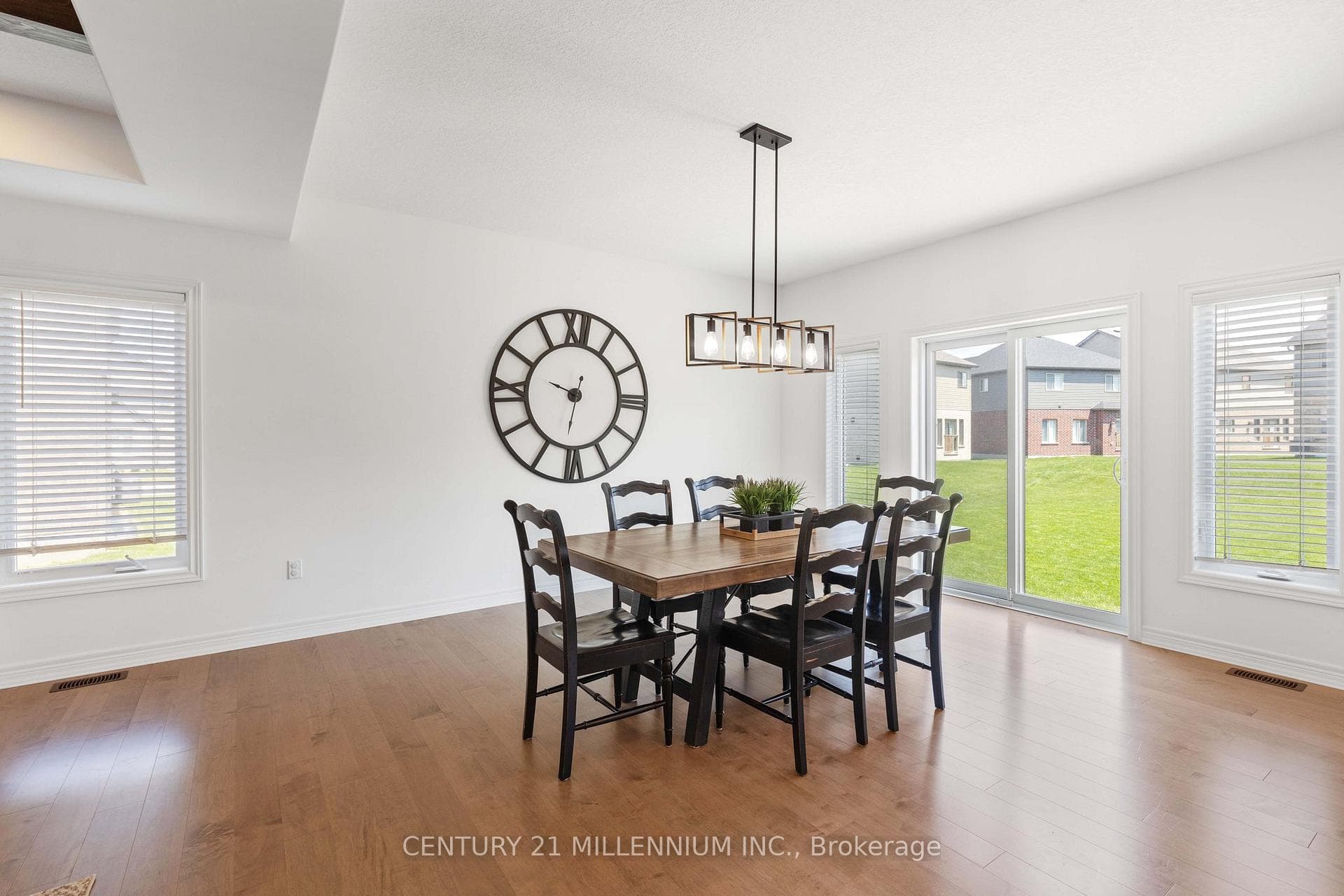 135 Plewes Drive photo 10