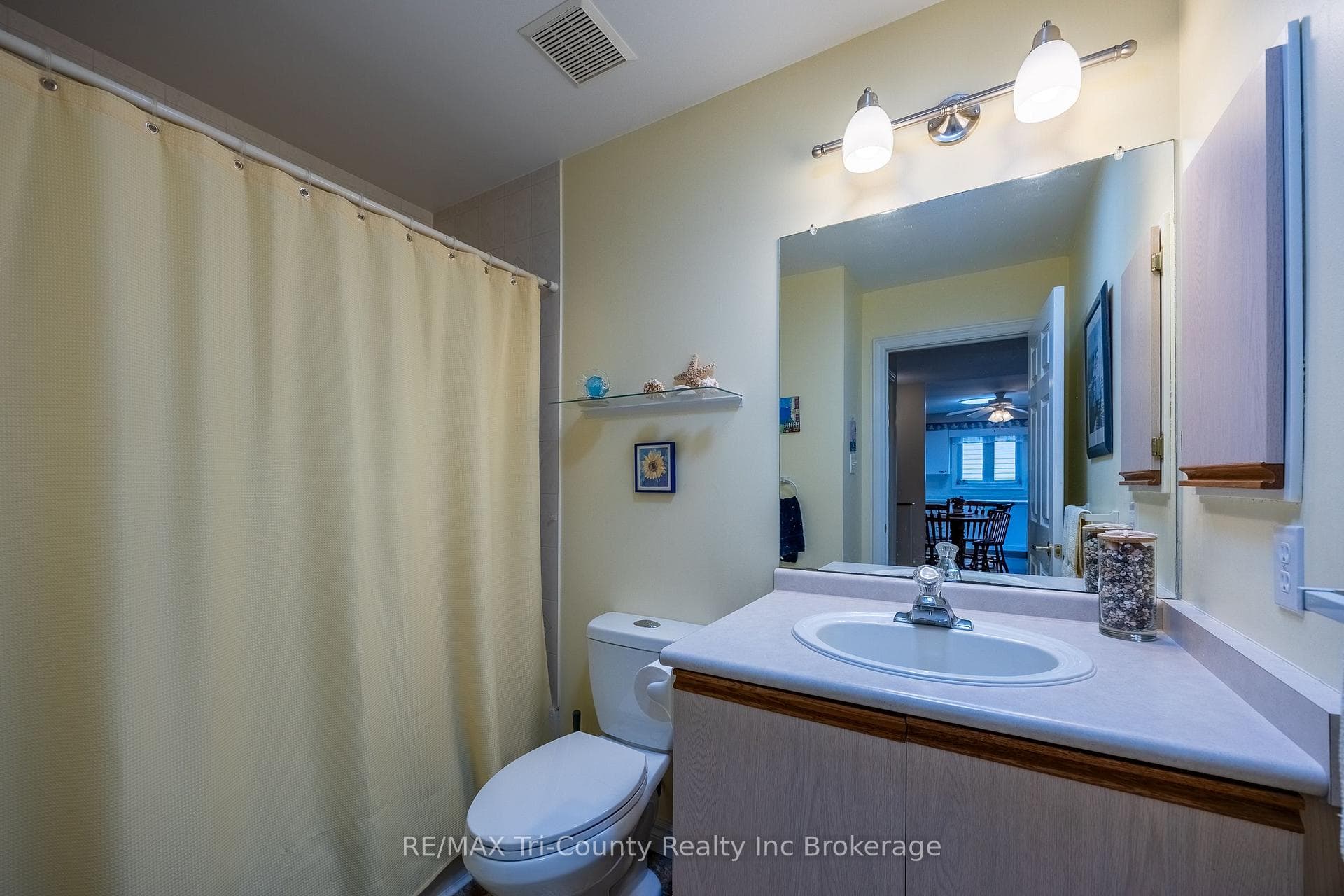 Main Bathroom-4 Pc