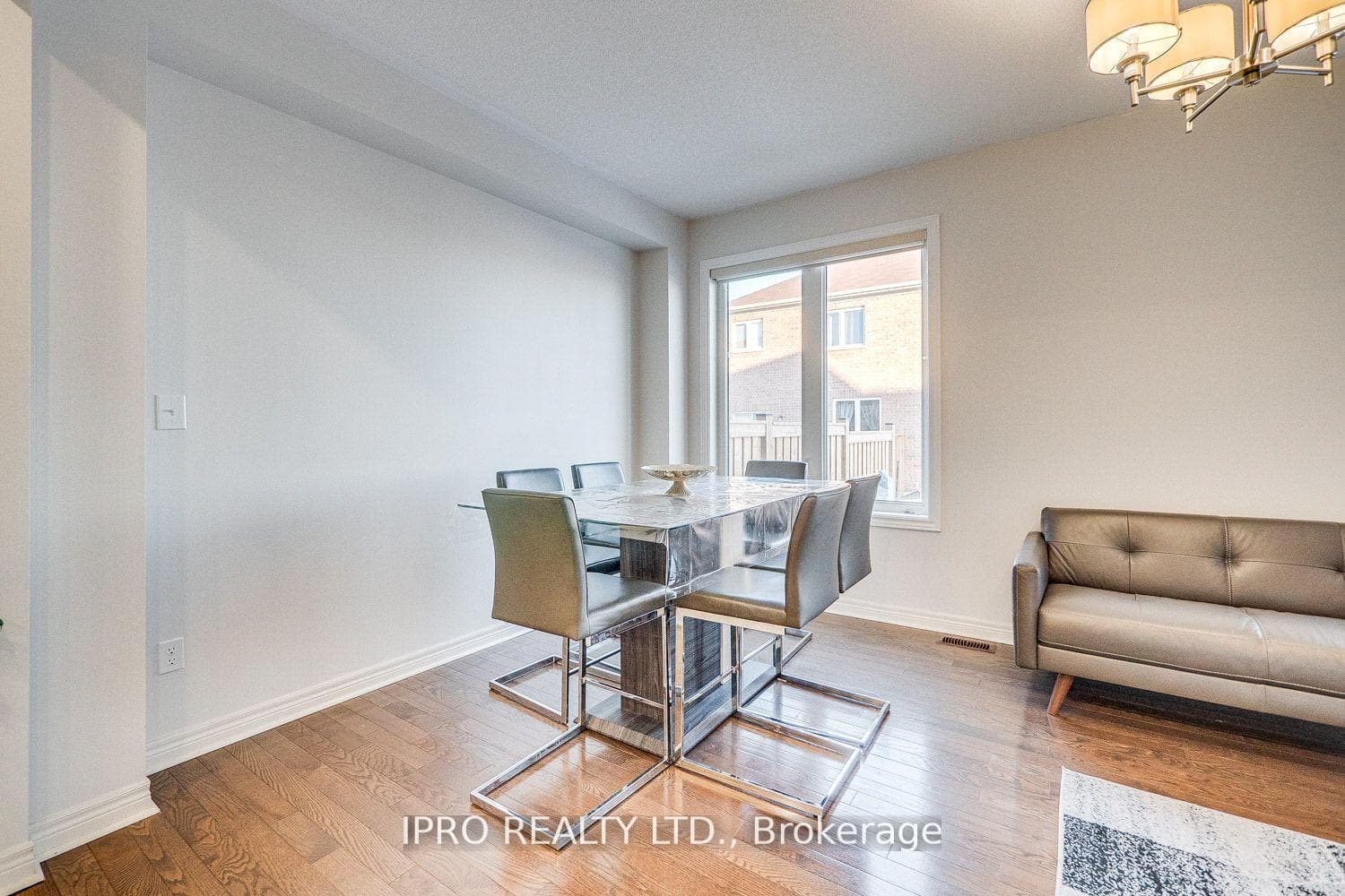 633 Mockridge Terrace photo 16
