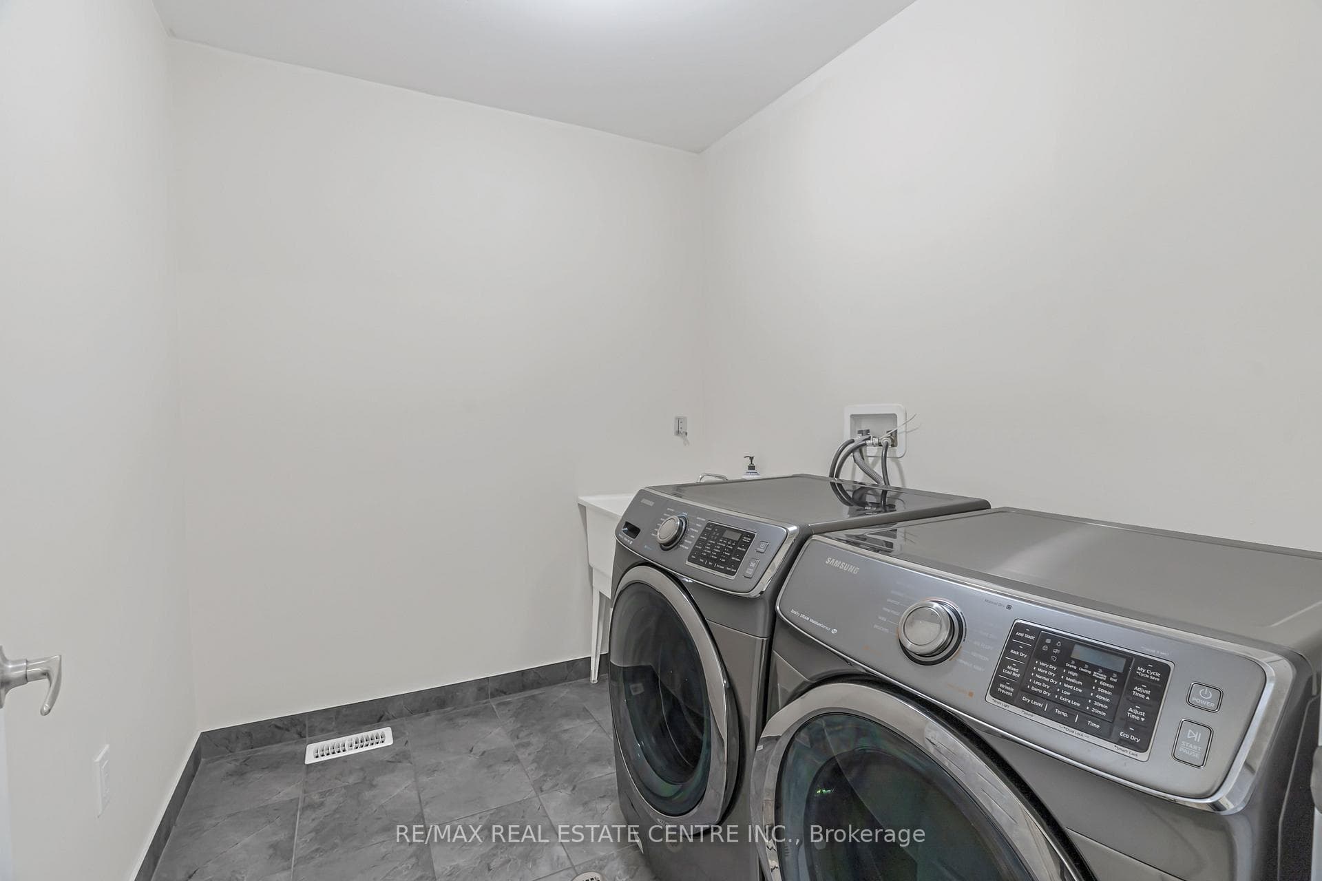 1516 Farmstead Drive photo 27