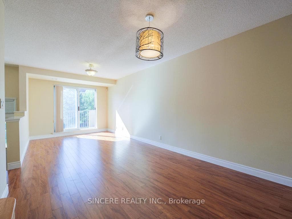 28 Sommerset Way Unit 1237 photo 2