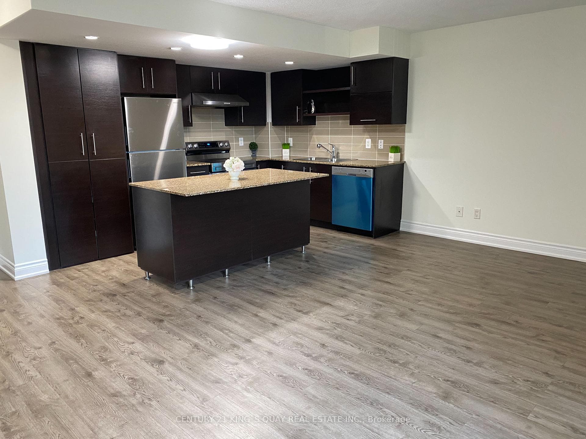 273 South Park Road Unit 217 photo 11