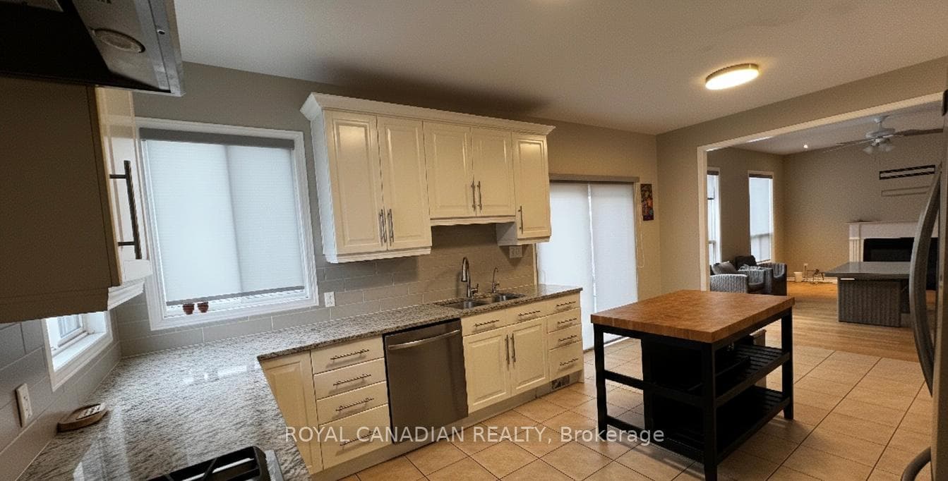 501 Topper Woods Crescent Unit Upper photo 9