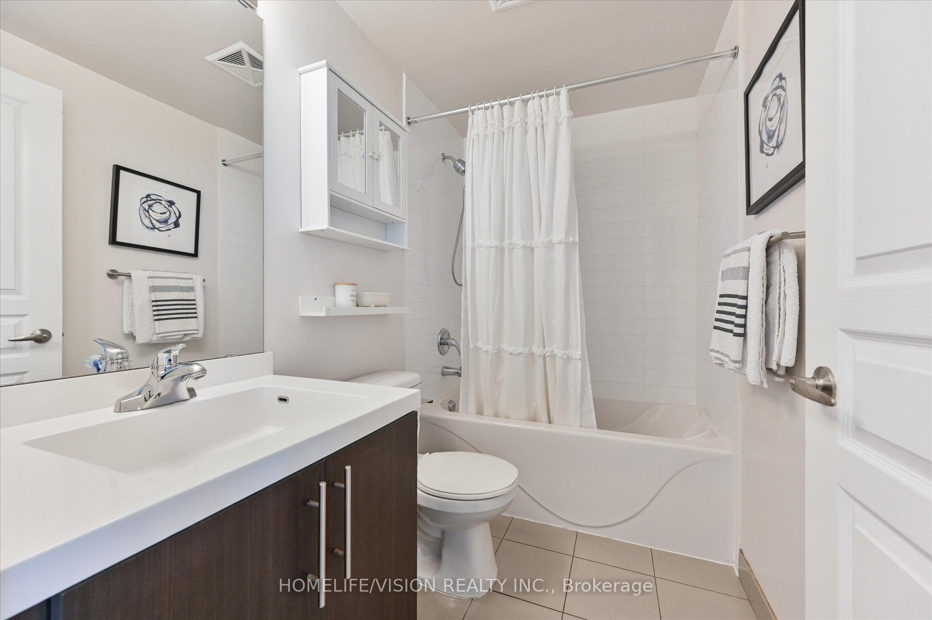 Bathroom 2 with Bathtub and Shower