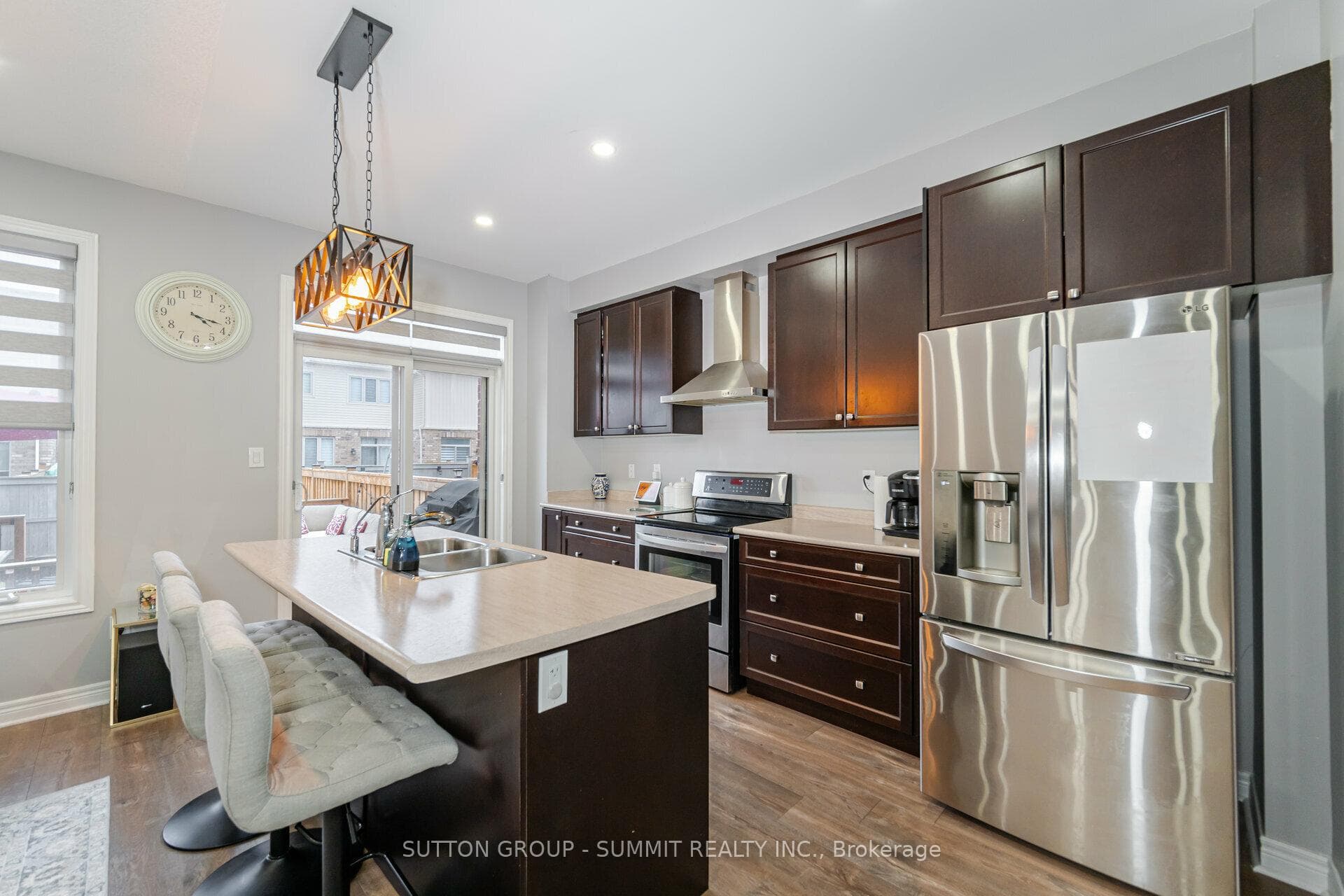 28 Sharpe Crescent photo 10