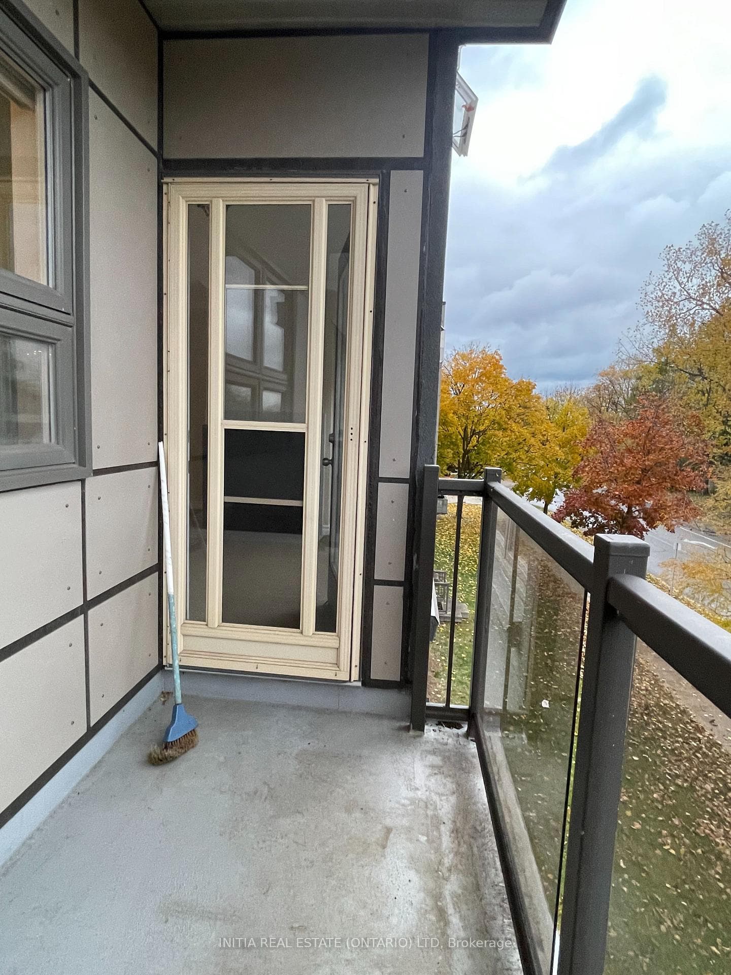 1 Jacksway Crescent Unit 304 photo 18