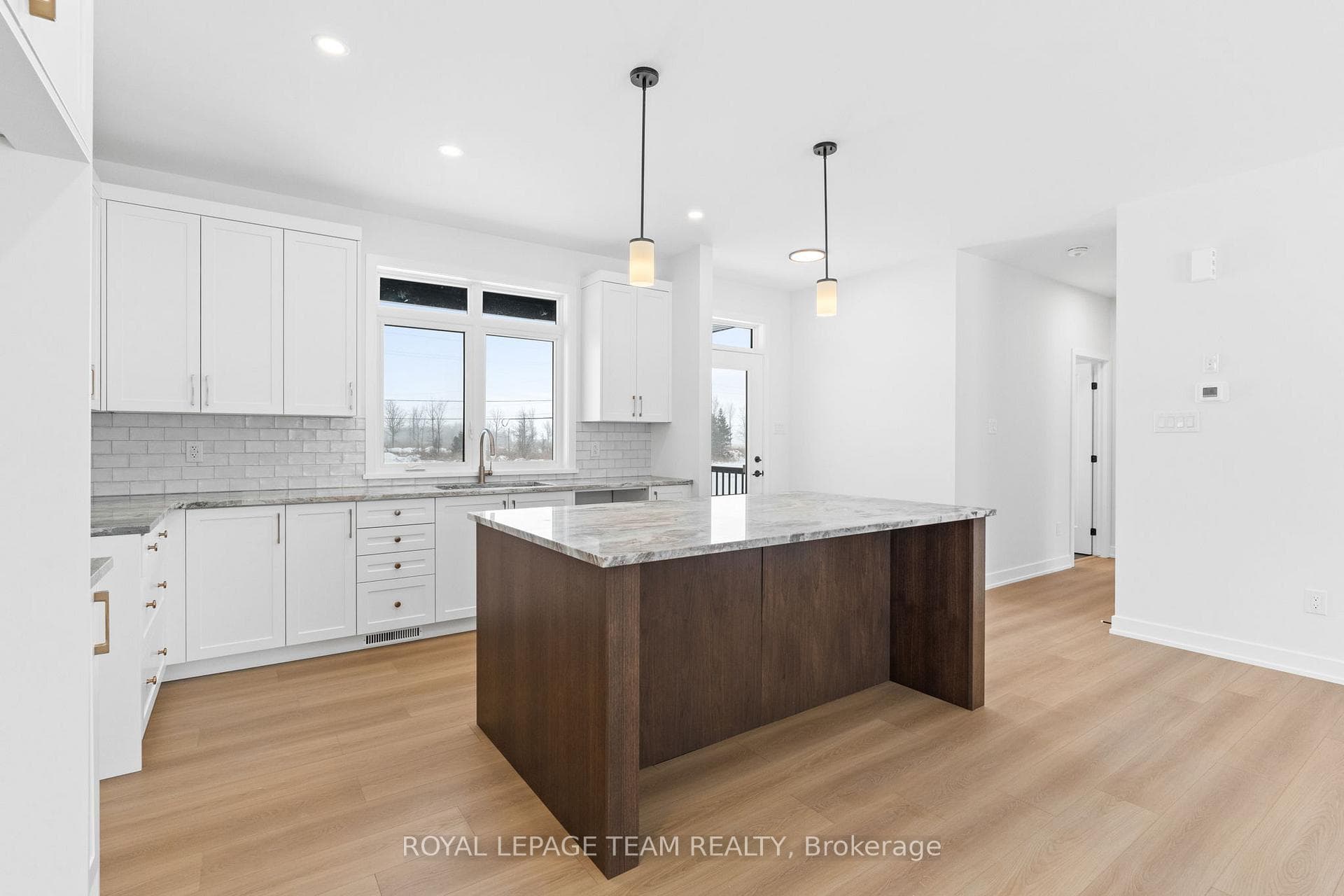 54 TENNANT Drive photo 10